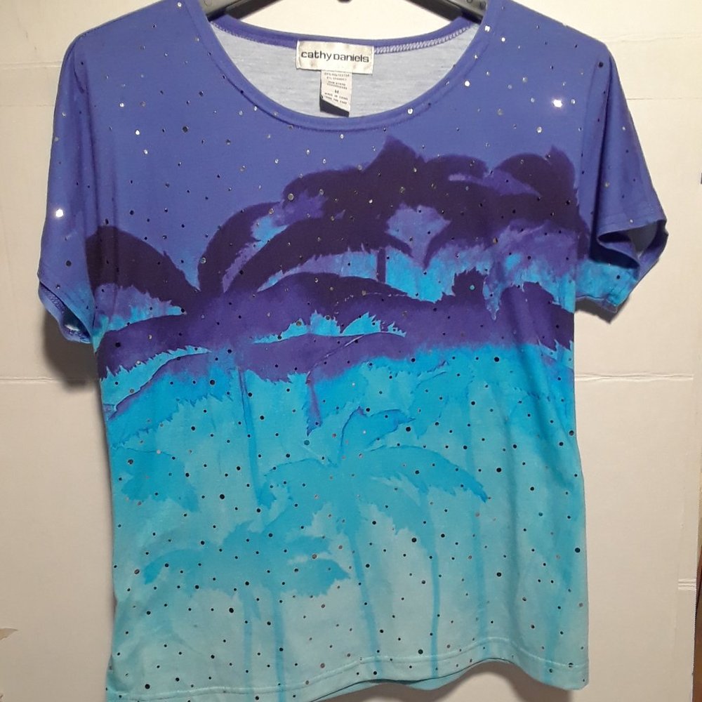 Cathy Daniels T-shirt, medium